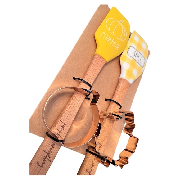 Rae Dunn Spatula Cookie Cutter Pumpkin Spice Thanksgiving Holiday Set NWT - Picture 2 of 4